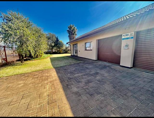 3 BEDROOM HOUSE FOR SALE IN FLORA GARDENS